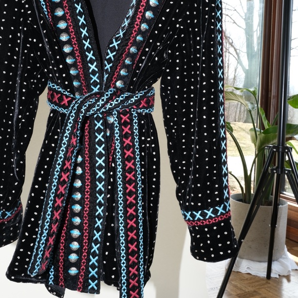 DODO BAR OR Siya Embellished Velvet Glitter Kimono - Picture 8 of 8